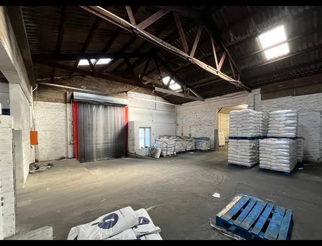 1,558.50M² WAREHOUSE TO LET IN EPPING INDUSTRIAL